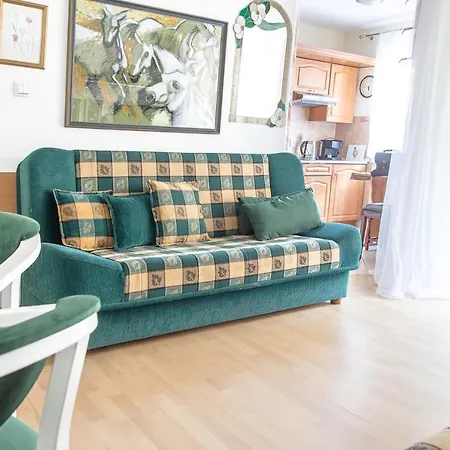 Al-dom Pod Konikiem 103 , 150m Do Morza