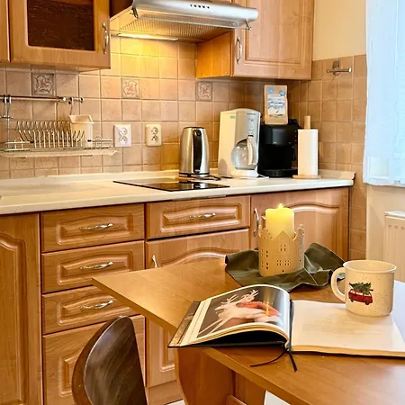 アパート Al-dom Pod Konikiem 103 , 150m Do Morza